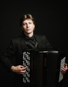 «Его величество баян»