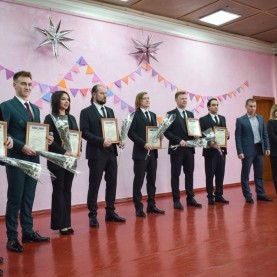 Артисты Калужской филармонии выступили в Первомайске и Луганске.