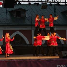 Народные танцы из разных уголков мира!