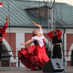 Народные танцы из разных уголков мира!