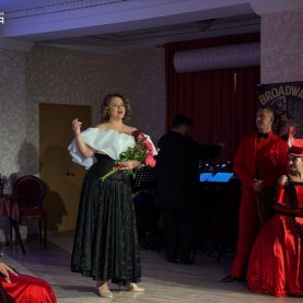 В Гостиных рядах прошли «Гастроли неподражаемой Сильвы».