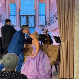 В Гостиных рядах прошли «Гастроли неподражаемой Сильвы».