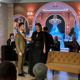 В Гостиных рядах прошли «Гастроли неподражаемой Сильвы».