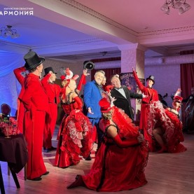 В Гостиных рядах прошли «Гастроли неподражаемой Сильвы».