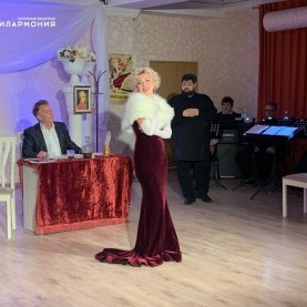 «Директор театра» в Малом зале филармонии.