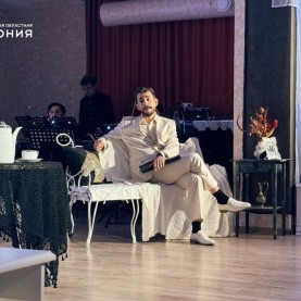 «Медведь» в Малом зале гостиного двора.