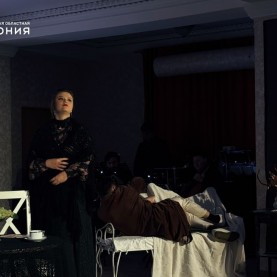 «Медведь» в Малом зале гостиного двора.