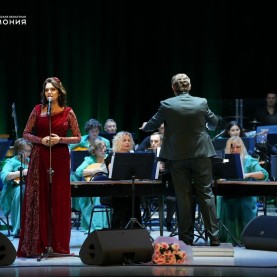 Концерт Нины Шацкой «Изумруд».