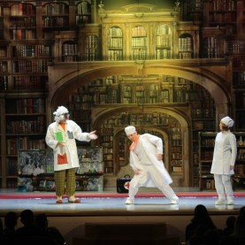 Театр кошек Юрия Куклачёва.