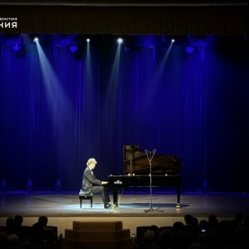 Сольный концерт Ивана Бессонова.