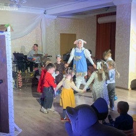 Зрители встретились сгероями народной сказки о волке и козлятах!