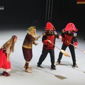 «Снежная королева» артистов Московского театра имени Е. Вахтангова.