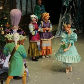 «Двенадцать месяцев».