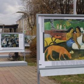 В Музыкальном сквере новая экспозиция репродукций «Шедевры на века»