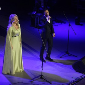 Антон и Виктория Макарские выступили с «Живым концертом».