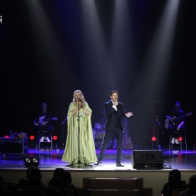 Антон и Виктория Макарские выступили с «Живым концертом».