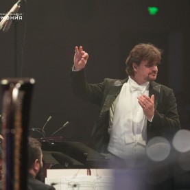 Дмитрий Певцов и Государственный Кремлёвский оркестр.