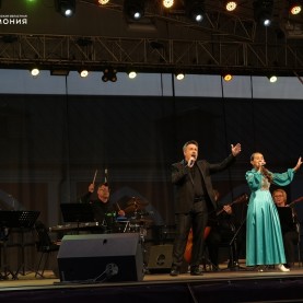 «Где песня поётся, там весело живётся».