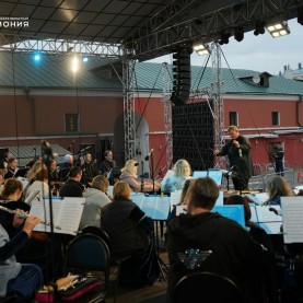 «Ах ты, душечка» в Гостином дворе.