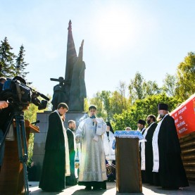 Артисты Калужской филармонии выступили на Безымянной высоте.