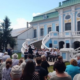 Губернский духовой оркестр выступил в «Хмелите».