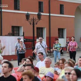 Сегодня в Гостином дворе было ярко и весело!