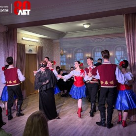 «Бал у князя Орловского в Гостиных рядах»!