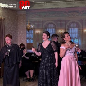 «Бал у князя Орловского в Гостиных рядах»!