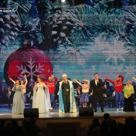 Праздничный концерт «Снег кружится».