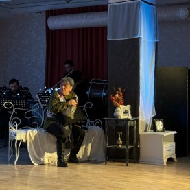 Опера-шутка «Медведь» по одноимённой пьесе А. П. Чехова.