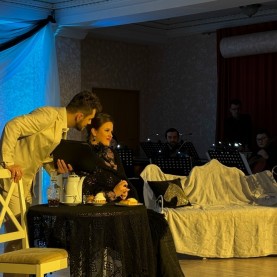 Опера-шутка «Медведь» по одноимённой пьесе А. П. Чехова.