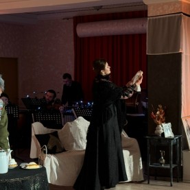 Опера-шутка «Медведь» по одноимённой пьесе А. П. Чехова.