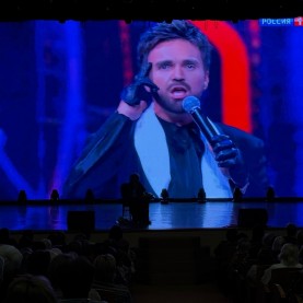 Лариса Рубальская на сцене Калужской филармонии.